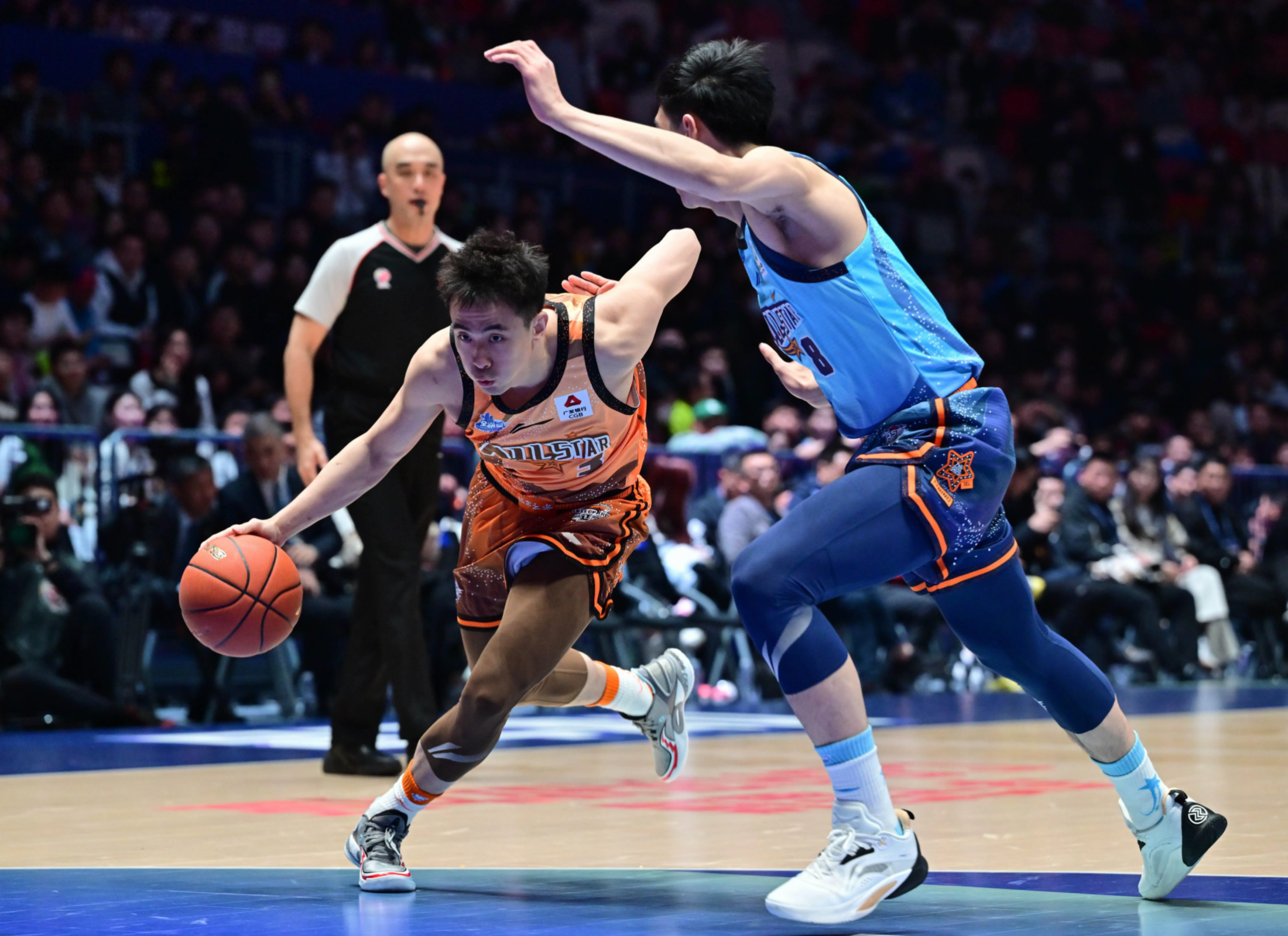 今晚托特纳姆调整名单以备CBA季后赛；篮板制胜环节打磨；管理层满意；高层口径保持一致